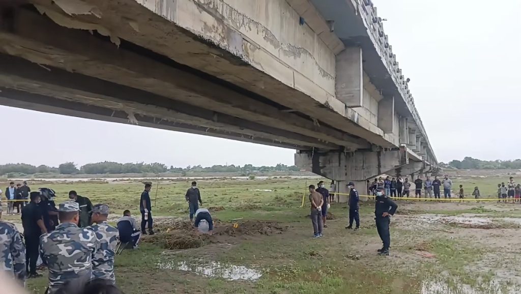 झापा माईधारका शर्माको रहस्यमय ढंगले हत्या, पुलमुनि गाडेको अवस्थामा शव भेटियो